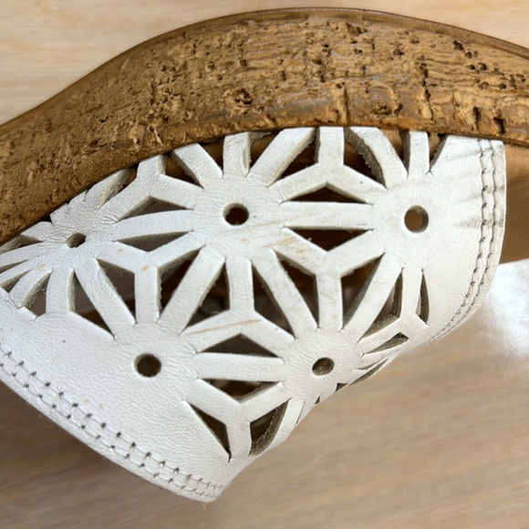 Spring Step white sandals - Picture 8 of 8